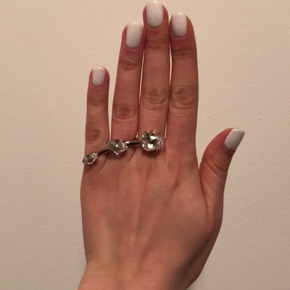 Alexis Bittar. Very nice three stone ring in size 6-7 - Picture 2 of 2